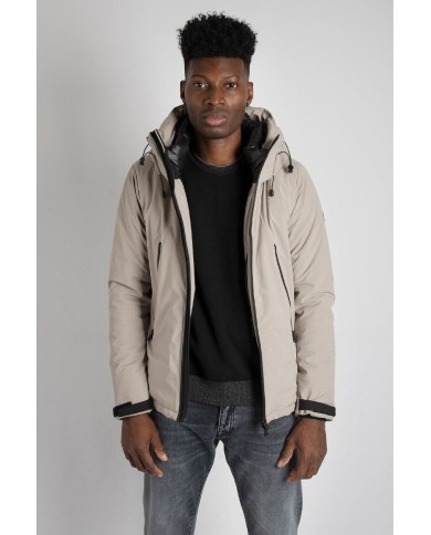 PEOPLE OF SHIBUYA BOMBER CON CAPPUCCIO HANEDA