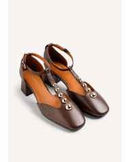 GIOSEPPO TACCHI DONNA CON BORCHIE