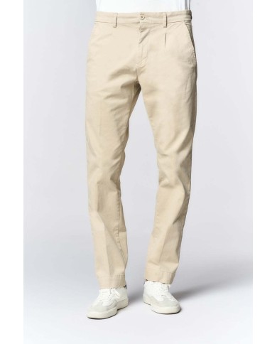 U.S. POLO ASSN. PANTALONE CHINO CON PINCES IN COTONE STRETCH